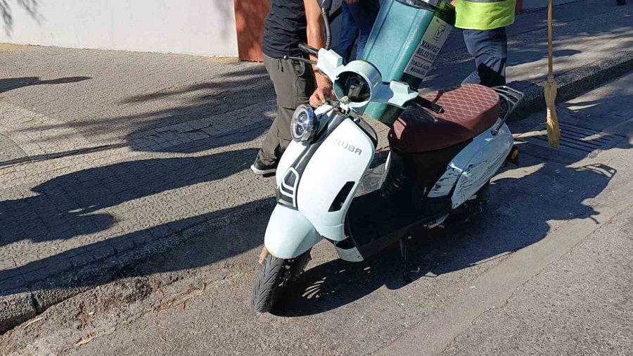 Otomobil Sürücüsünün Dikkatsizliği Kazayı Beraberinde Getirdi: 1 Yaralı