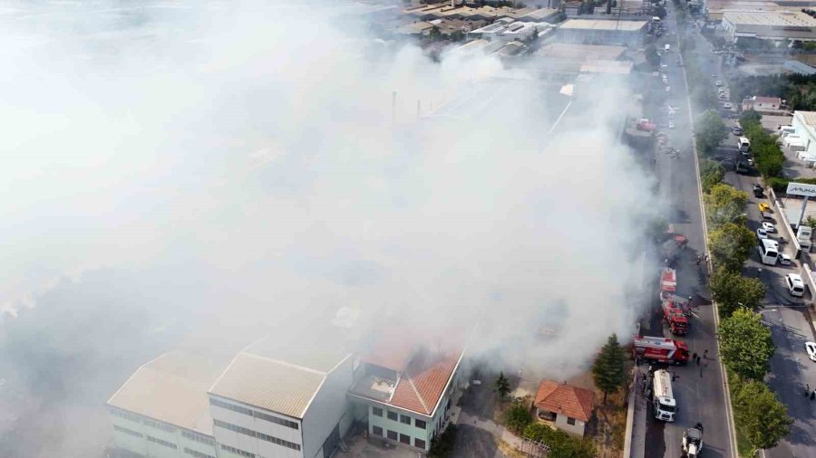 Kağıt Fabrikasındaki Yangın Havadan Görüntülendi