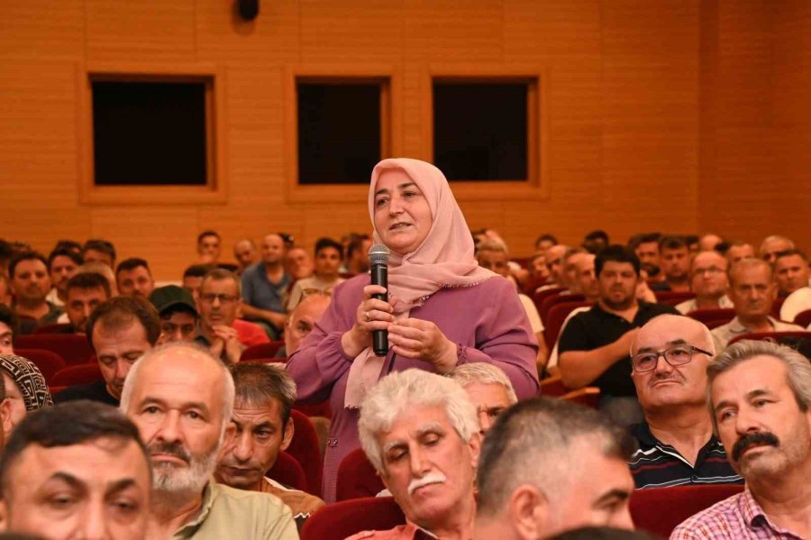 Manavgat Belediye Başkanı Kara, Pazarcıları Dinledi