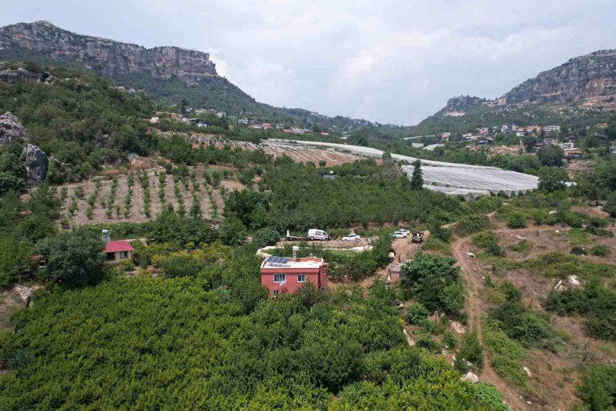 Boşanma Aşamasındaki Kocanın Katliam Yaptığı Ev Dron İle Görüntülendi