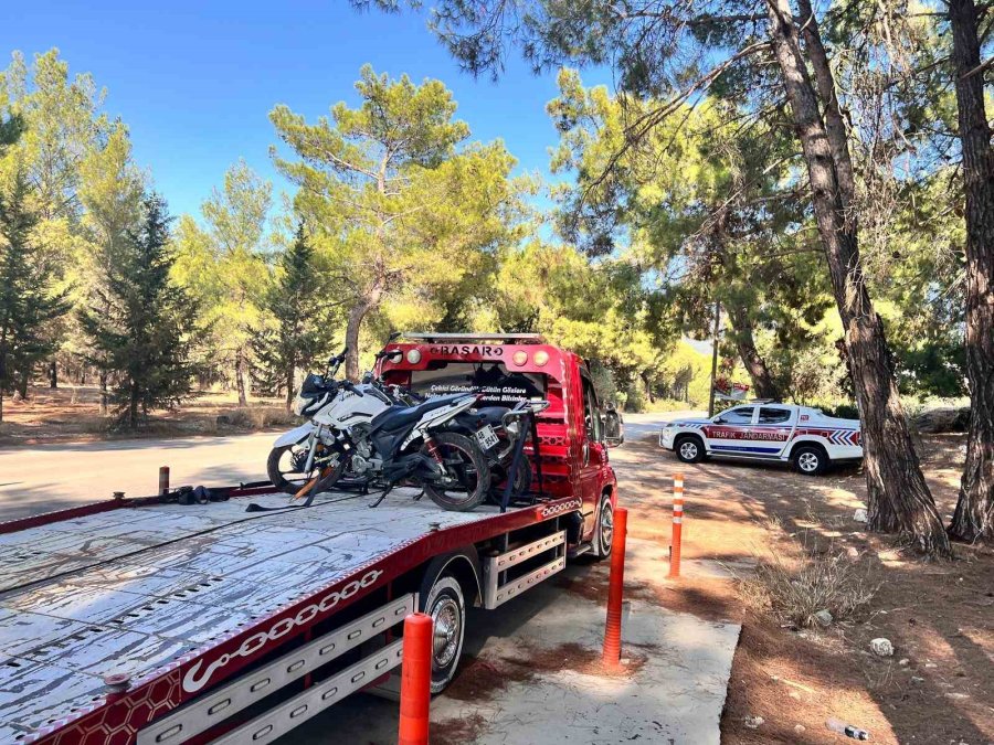 Antalya’da Kurallara Uymayan Motosikletlilere Ceza Yağdı