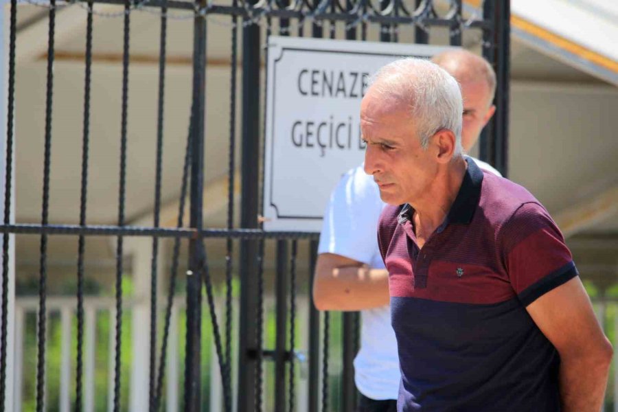 Taksiyi Çekmek İsterken Çıkan Kavgada Başından Vurularak Öldürüldü