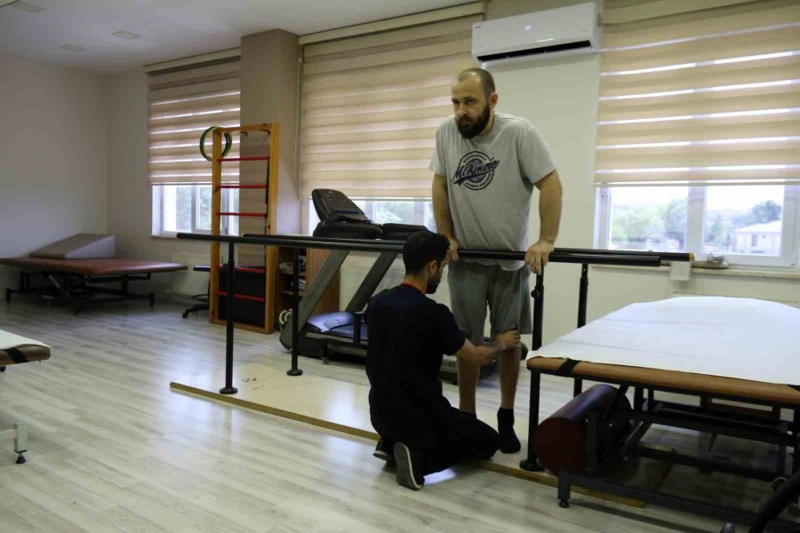 İngiltere’de Kaybettiği Yürüme Kabiliyetini Eskişehir’de Kazanmaya Başladı