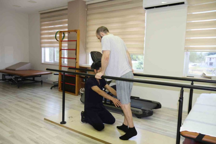 İngiltere’de Kaybettiği Yürüme Kabiliyetini Eskişehir’de Kazanmaya Başladı