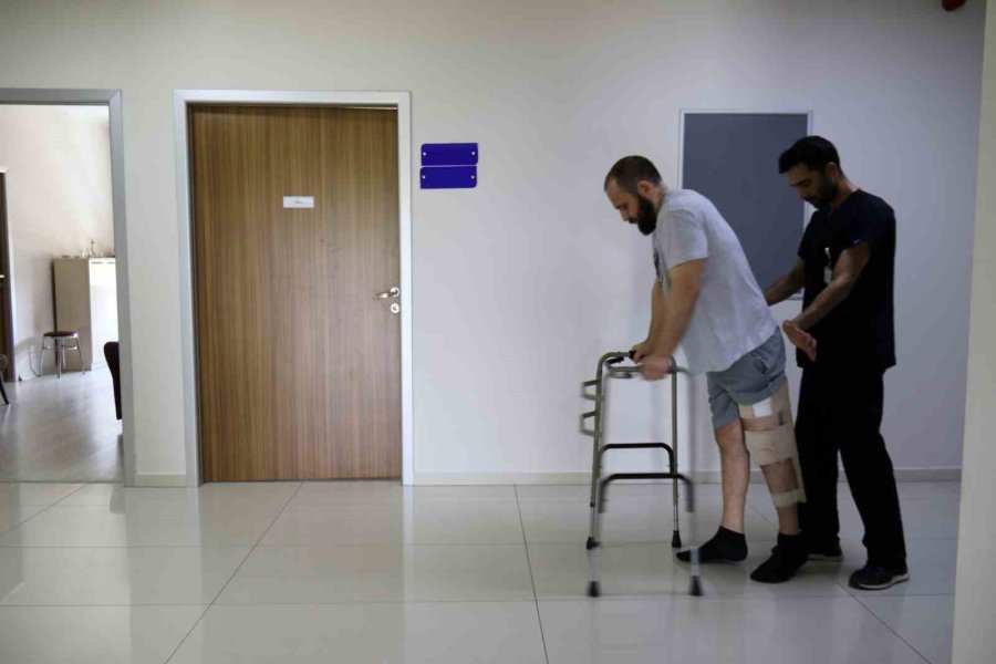 İngiltere’de Kaybettiği Yürüme Kabiliyetini Eskişehir’de Kazanmaya Başladı