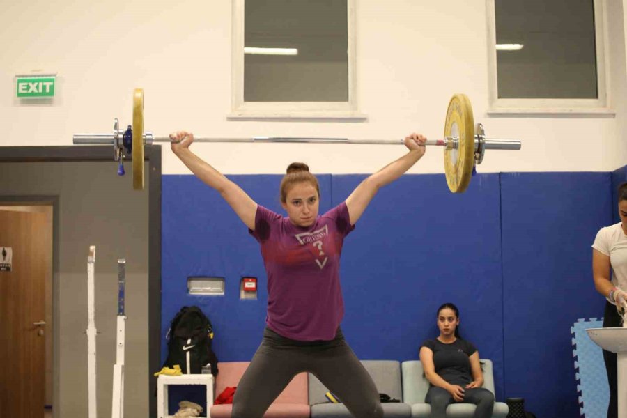 Genç Milli Haltercilerin Tek Hedefi 2028 Olimpiyatları