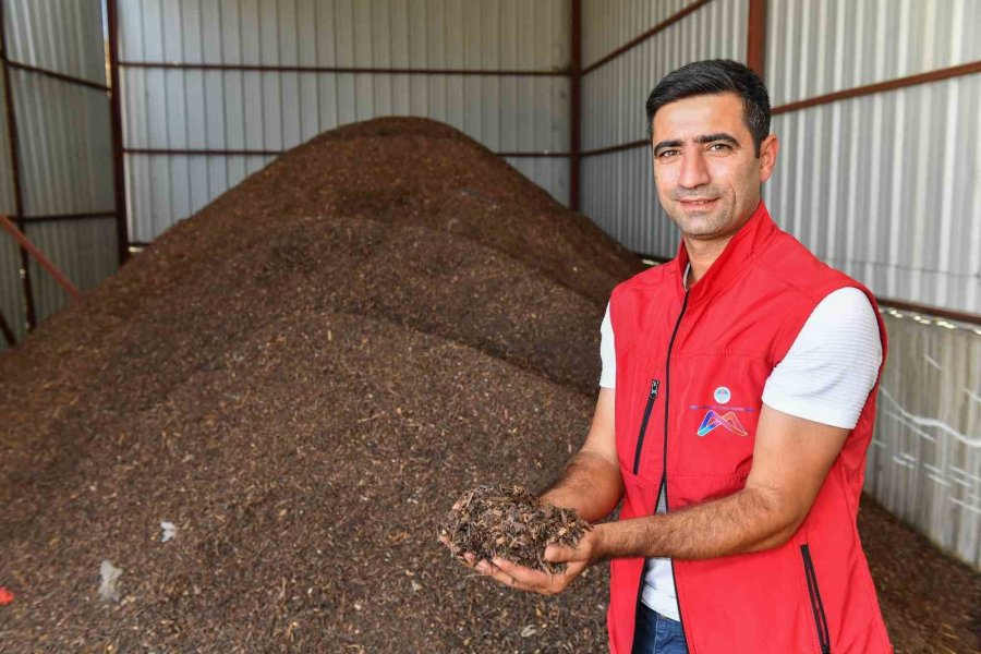 Organik Atıklar Kompost Ürüne Dönüşüyor