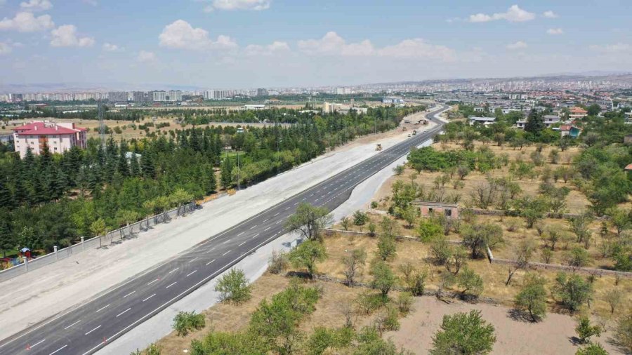 Büyükkılıç, İki Bulvarı Birbirine Bağlayan Yeni Yolu İnceledi