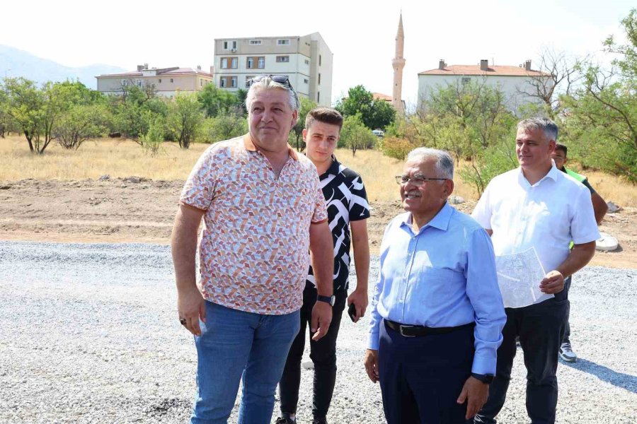 Büyükkılıç, İki Bulvarı Birbirine Bağlayan Yeni Yolu İnceledi