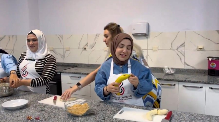 Özel Öğrenciler Mutfakta Hünerlerini Sergiledi