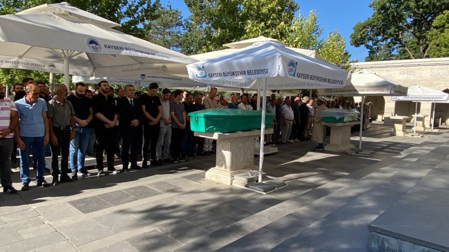 Sokak Ortasında Öldürülen Şahıs Toprağa Verildi