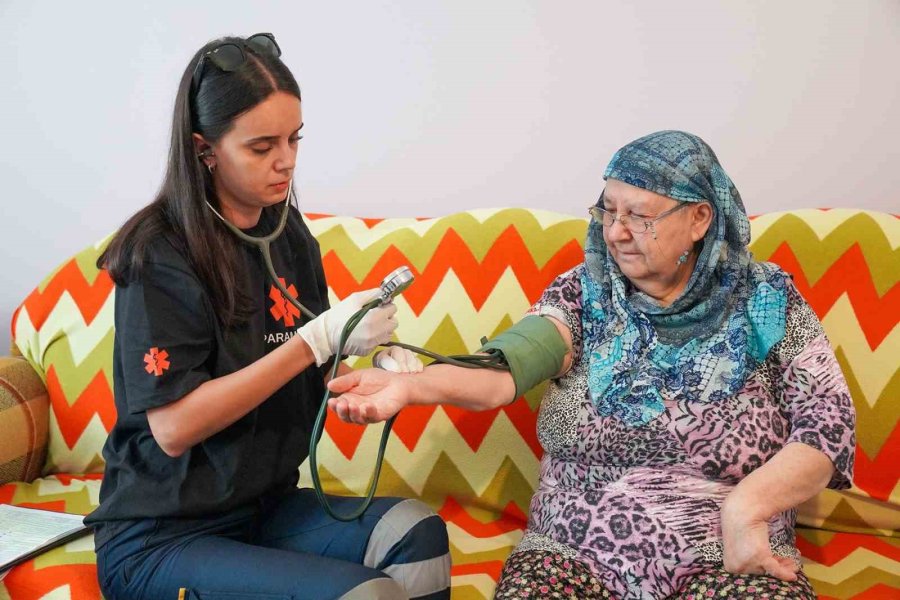 Tebev’in Evde Sağlık Ve Bakım Hizmet İle 385 Vatandaşın Yüzü Gülüyor