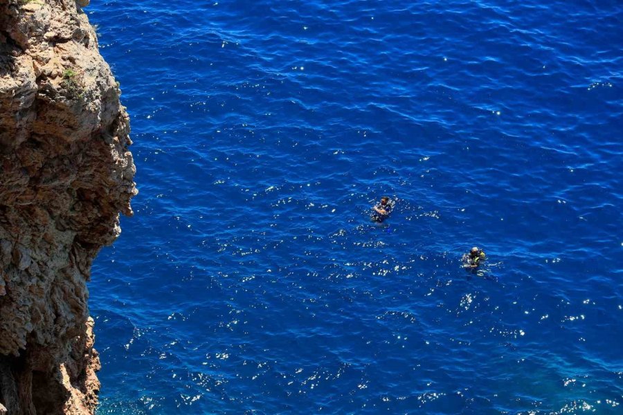 Sportif Amaçlı Dalış Yapan Dalgıçlar Su Altında Ceset Buldu