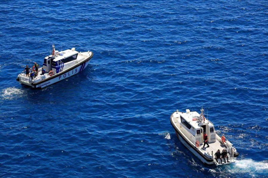 Sportif Amaçlı Dalış Yapan Dalgıçlar Su Altında Ceset Buldu