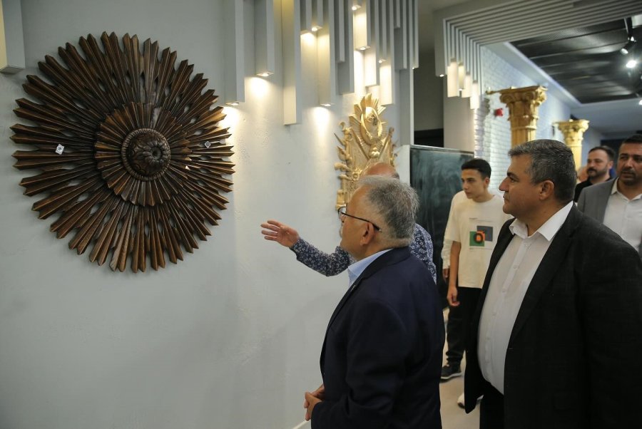 Başkan Büyükkılıç’tan Sanata Ve Sanatçıya Destek Sürüyor