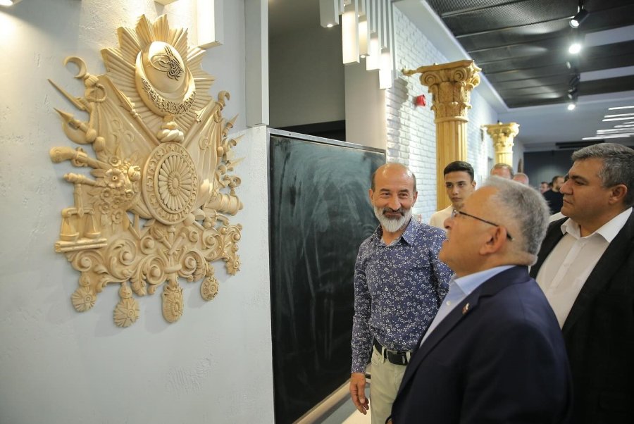 Başkan Büyükkılıç’tan Sanata Ve Sanatçıya Destek Sürüyor