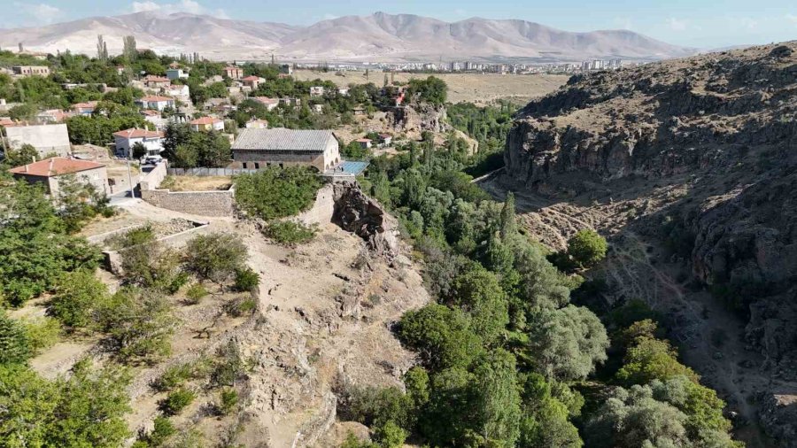 Yeşiburç Köyündeki Tarihi Yapılar Turizme Kazandırılacak