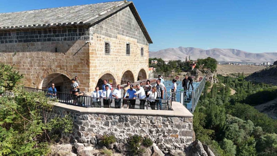 Yeşiburç Köyündeki Tarihi Yapılar Turizme Kazandırılacak