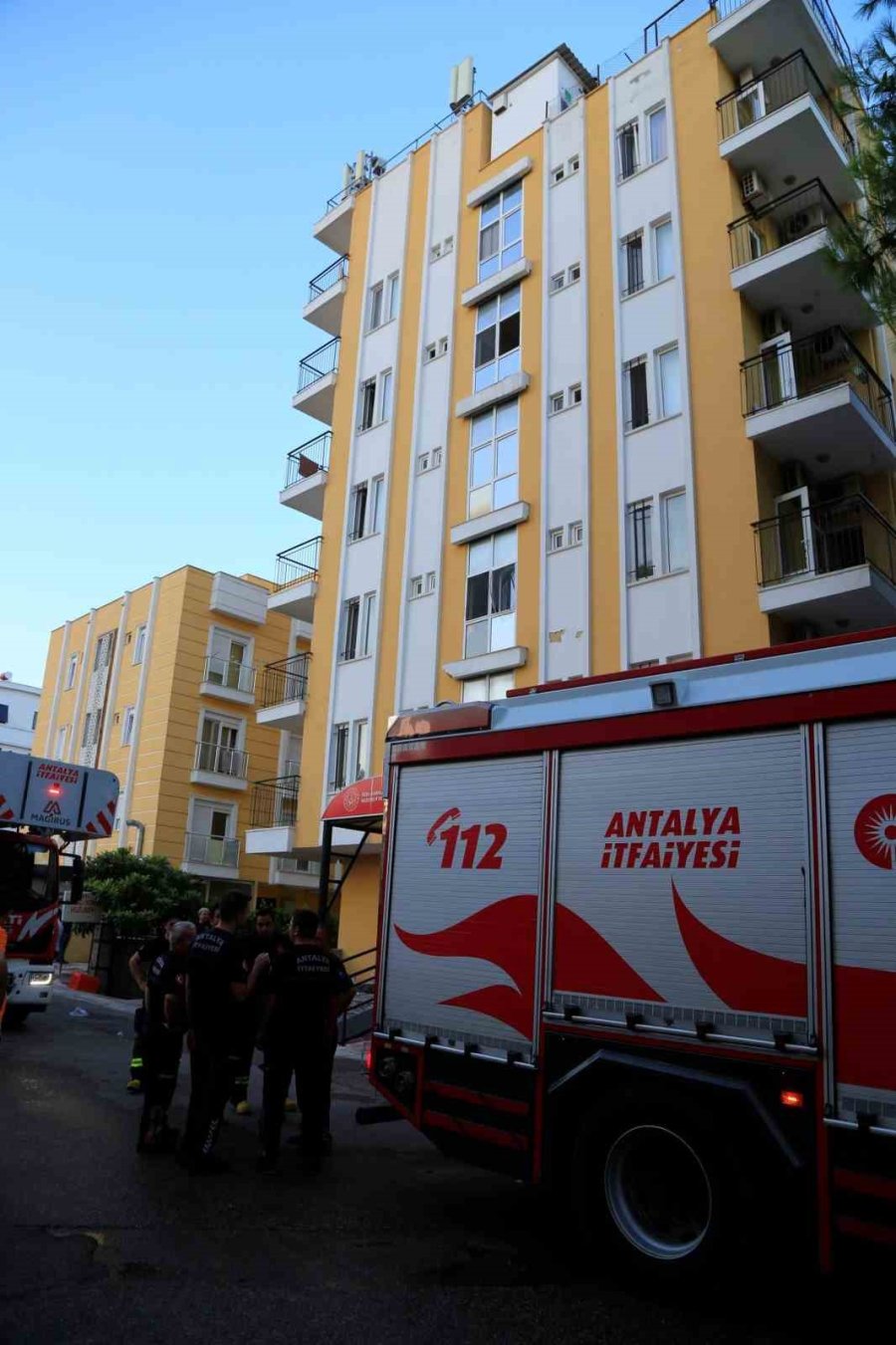 Antalya’daki Huzurevi Yangınında Hastaneye Kaldırılan 2 Kişiden Acı Haber