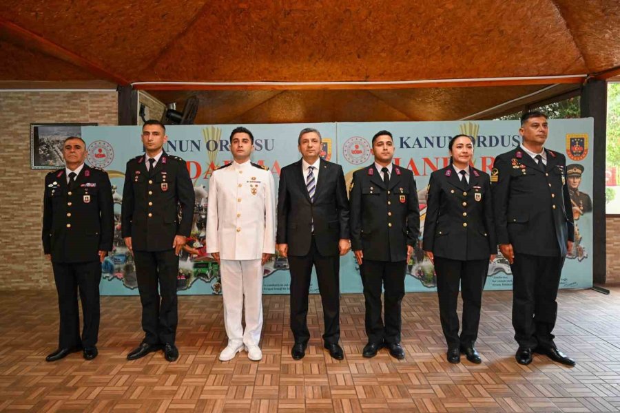 Antalya Valisi Hulusi Şahin: “cesaret Bayrağını Yürekler Taşır”