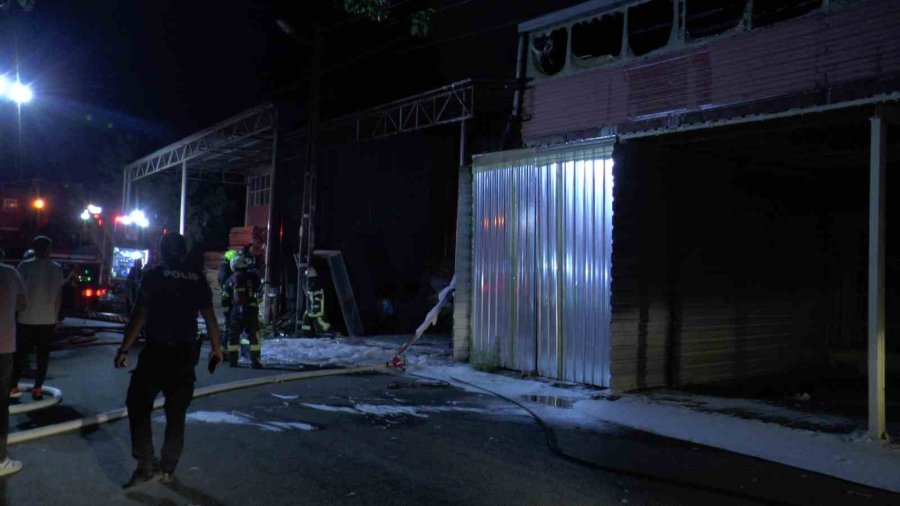 Kayseri’de Yangın Paniği: 3 İş Yeri Küle Döndü