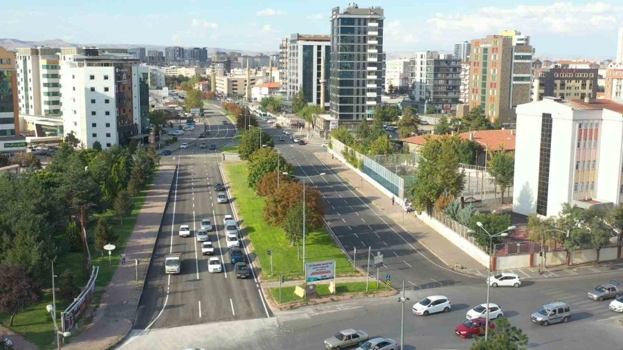 Başkan Büyükkılıç, Tacettin Veli Bulvarı’ndaki Çalışmaları İnceledi