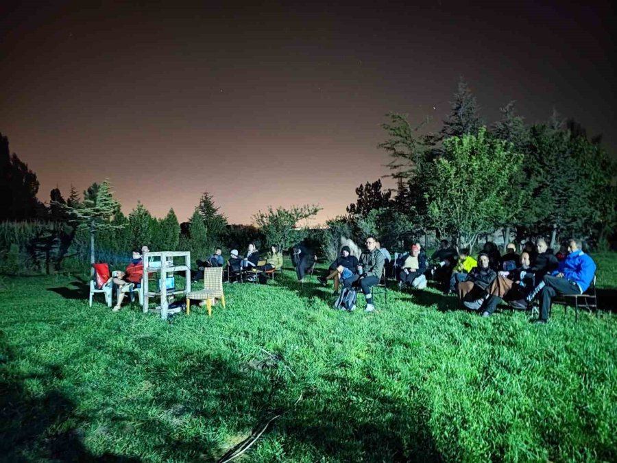 Eskişehirli Bisikletliler Dünya Turuna Çıkan Gezginlerle Birlikte Film İzledi