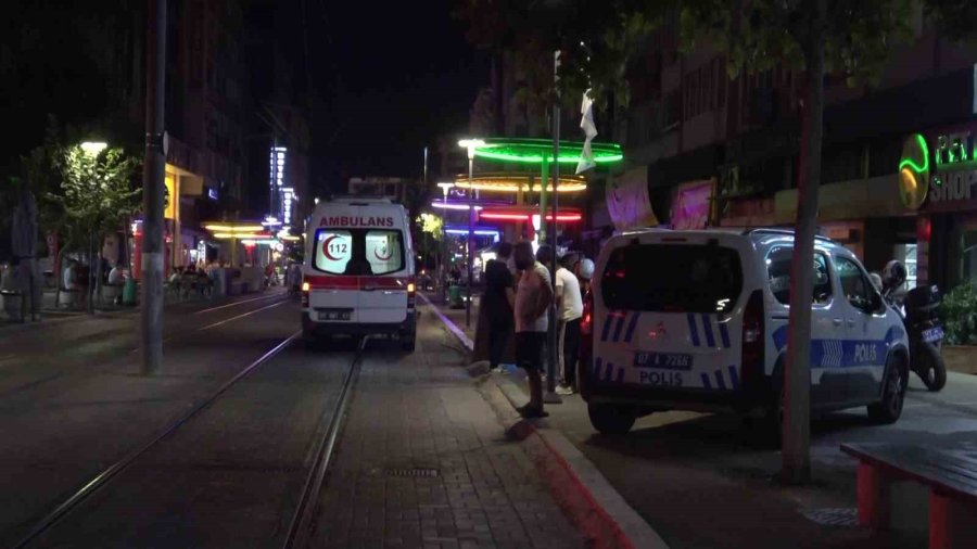 Arbede Sırasında Elindeki Silahtan Çıkan Kurşunla Kendini Yaraladı