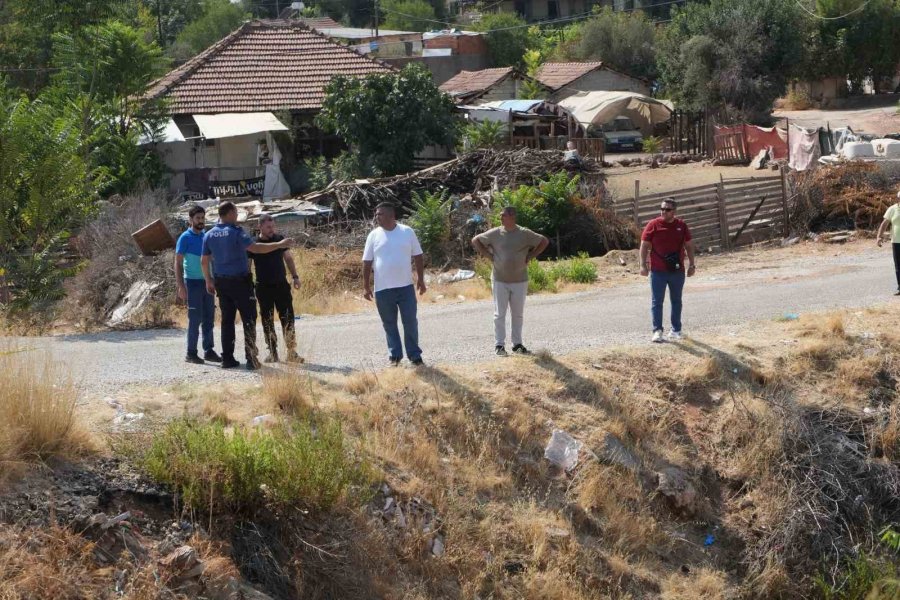 Takla Atan Araçtaki Sürücü, Kendisini Kurtarmak İsteyenlerden Helallik İstedikten Sonra Hayatını Kaybetti