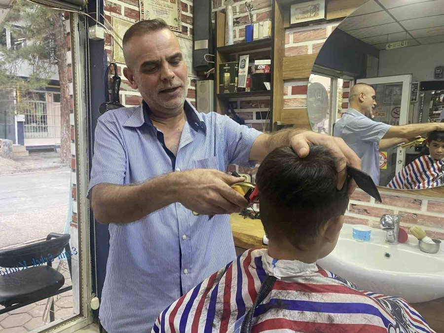 Okullar Açılırken Tıraş Olma Kültürü Her Geçen Yıl Daha Da Yok Oluyor