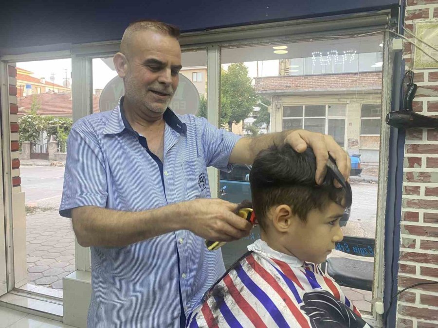 Okullar Açılırken Tıraş Olma Kültürü Her Geçen Yıl Daha Da Yok Oluyor