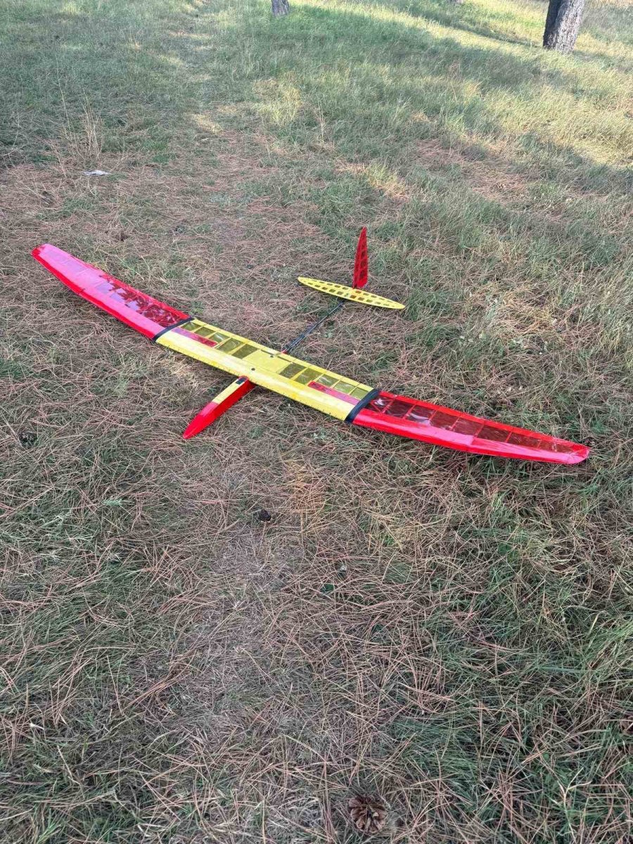 Eskişehir’de Düzenlenen Planör Şampiyonasında Renkli Görüntüler Oluştu