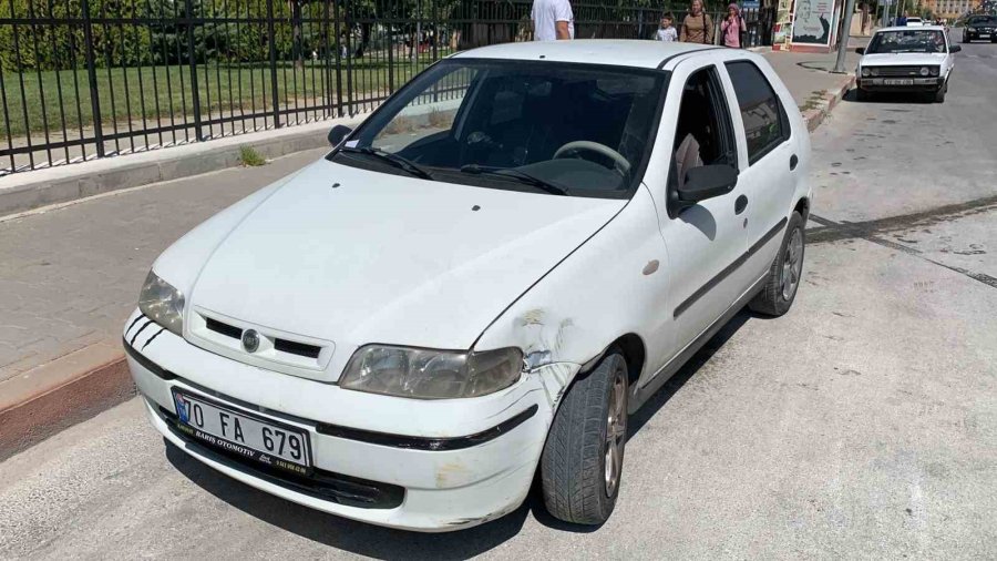 Otomobil Aydınlatma Direğini Devirdi: 2 Yaralı