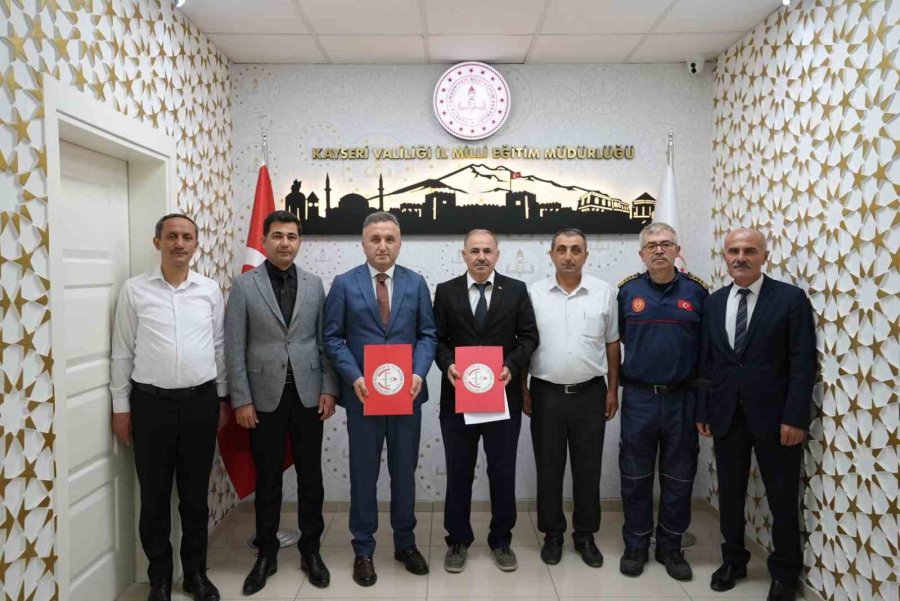 Büyükşehir Ve İl Milli Eğitim Müdürlüğü’nden İtfaiyecilik Bölümü Öğrencilerine Destek