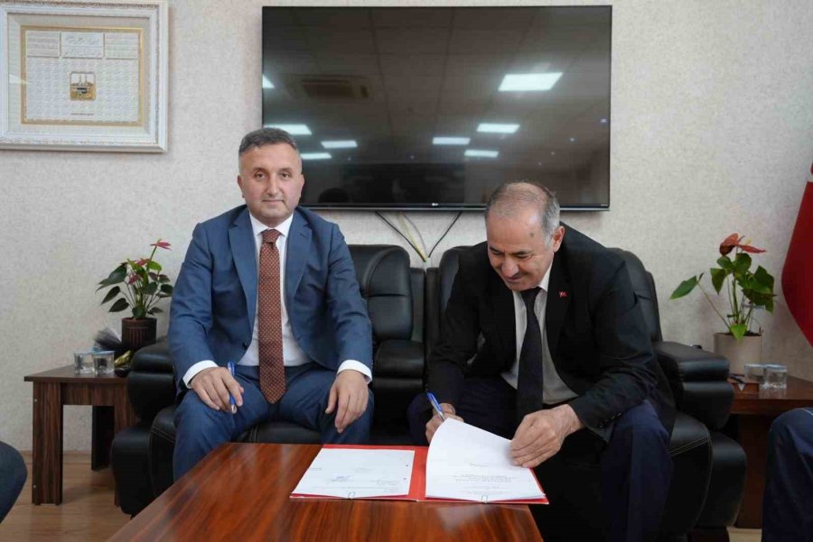 Büyükşehir Ve İl Milli Eğitim Müdürlüğü’nden İtfaiyecilik Bölümü Öğrencilerine Destek