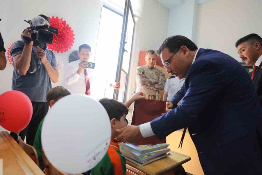 Vali Çiçek: “evlatlarımız Öğretmenlerine Sadece Ailelerinin Değil, Milletimizin Emanetidir”