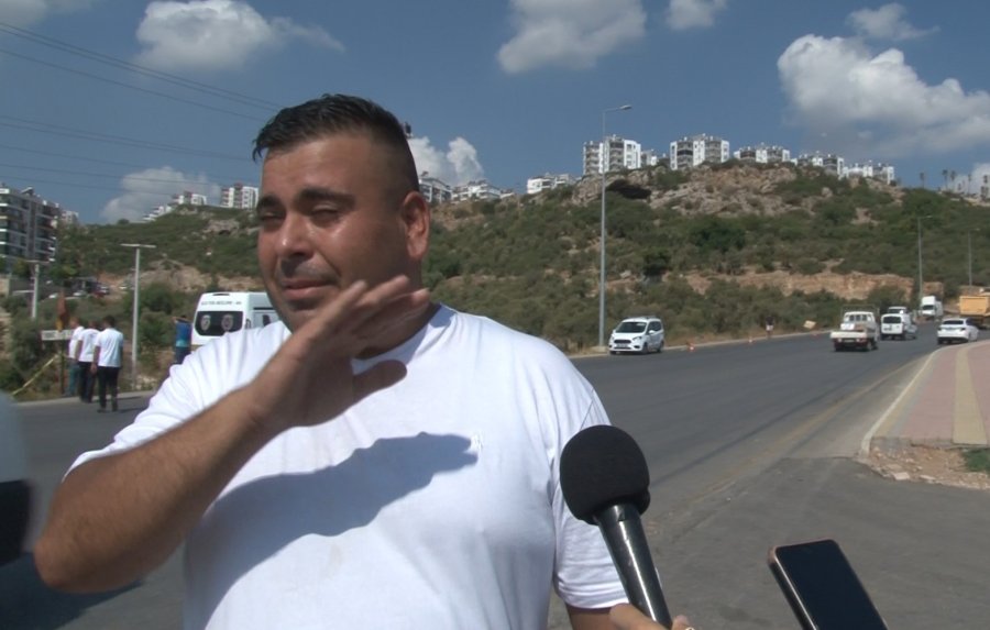 Takla Atan Araçtaki Sürücü, Kendisini Kurtarmak İsteyenlerden Helallik İstedikten Sonra Hayatını Kaybetti