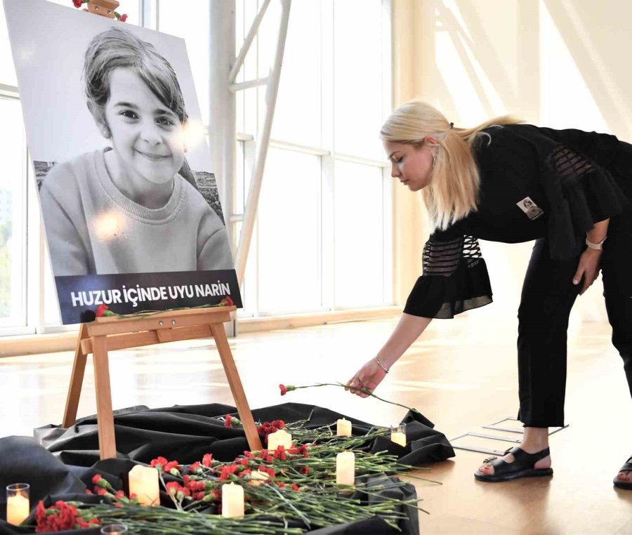 Konyaaltı Narin İçin Siyaha Büründü