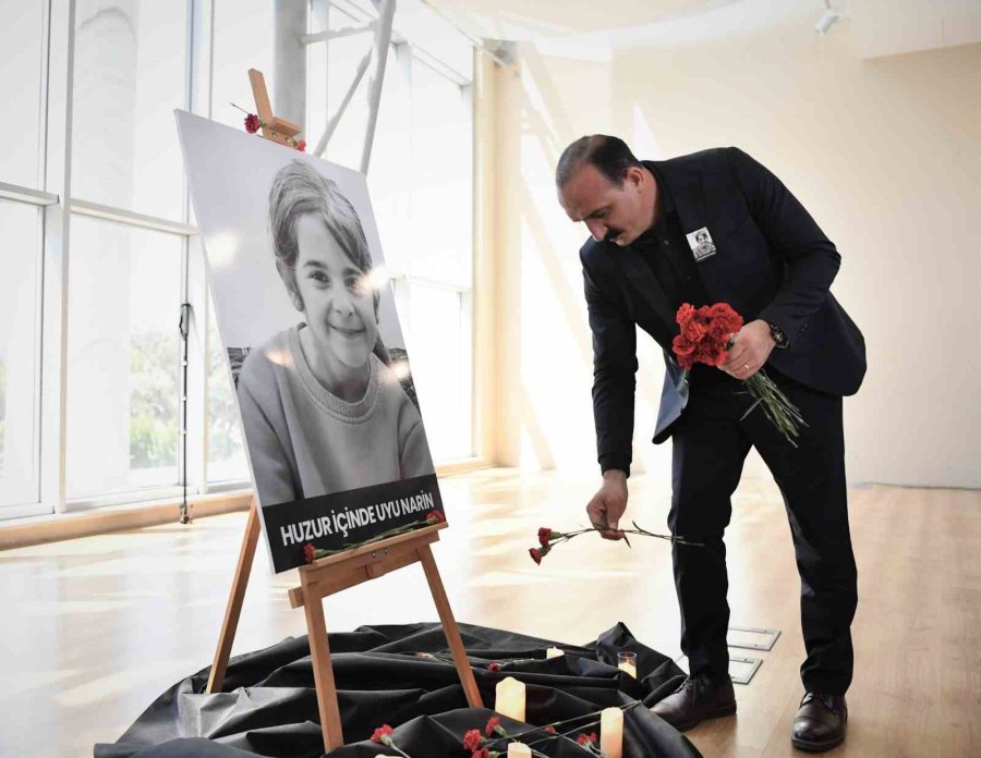 Konyaaltı Narin İçin Siyaha Büründü