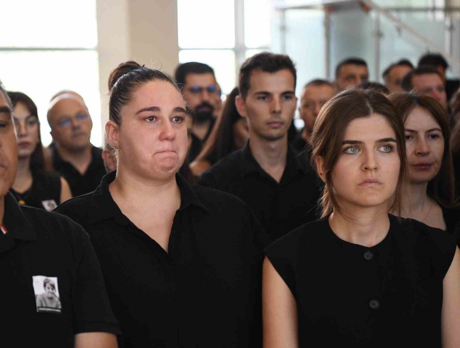 Konyaaltı Narin İçin Siyaha Büründü