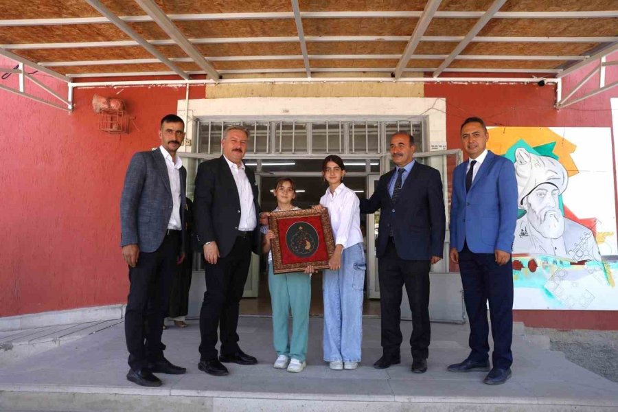 Başkan Palancıoğlu Eğitim-öğretimin İlk Gününde Öğrencileri Yalnız Bırakmadı