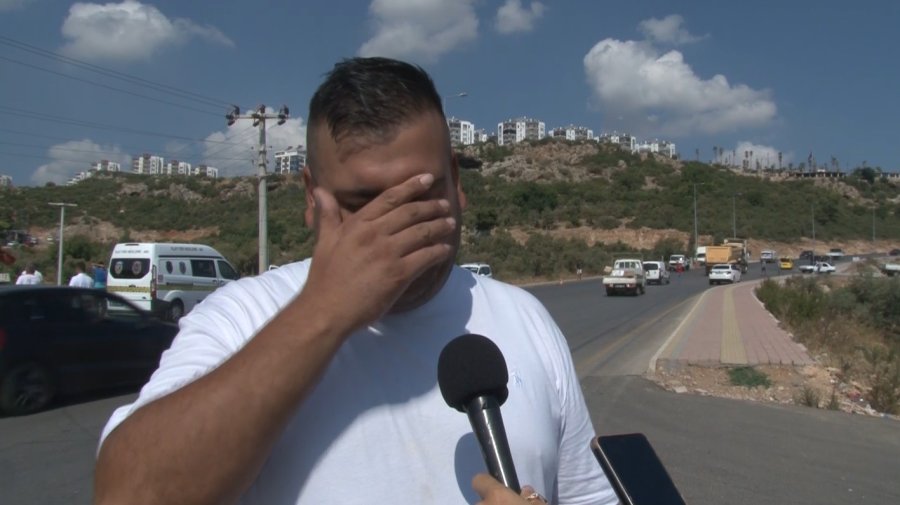 Takla Atan Araçtaki Sürücü, Kendisini Kurtarmak İsteyenlerden Helallik İstedikten Sonra Hayatını Kaybetti