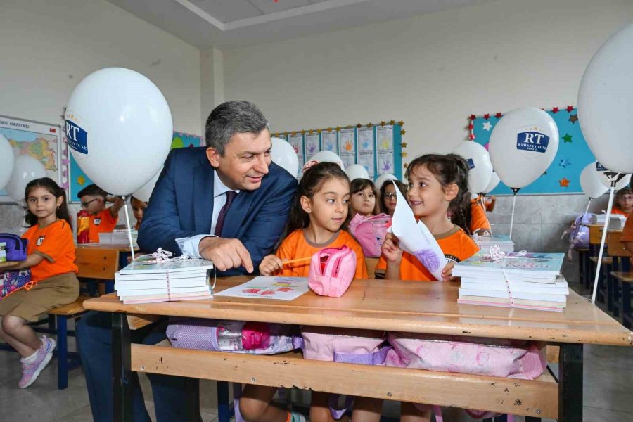 Antalya’da 514 Bin 888 Öğrenci, 38 Bin 266 Öğretmen Ders Başı Yaptı