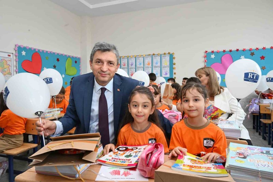 Antalya’da 514 Bin 888 Öğrenci, 38 Bin 266 Öğretmen Ders Başı Yaptı