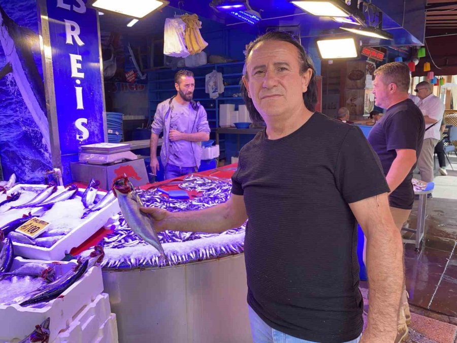 Tanesi 100 Liradan Satılan Palamuda Vatandaşın İlgisi Yoğun