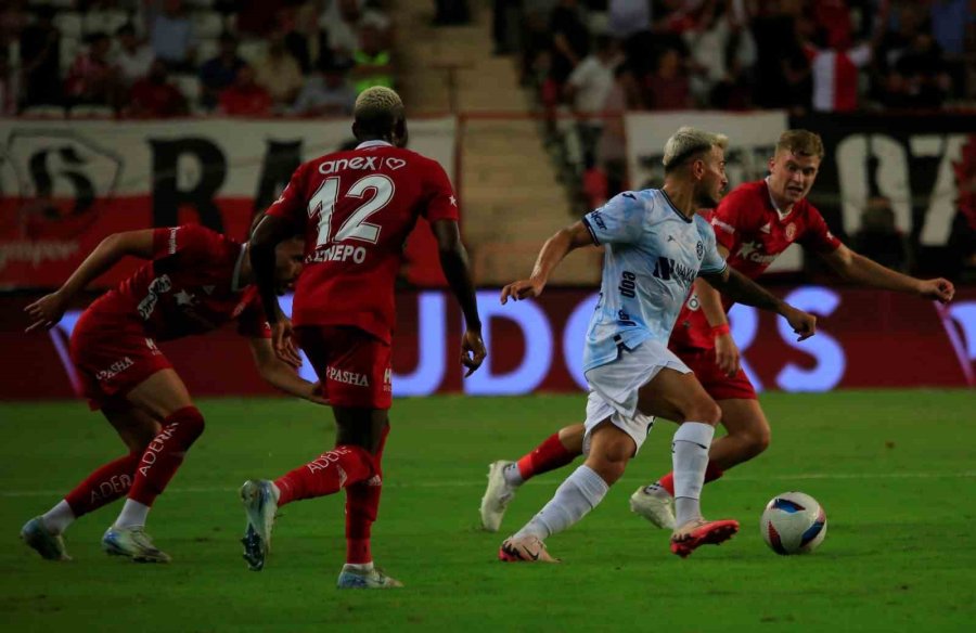 Trendyol Süper Lig: Antalyaspor: 0 - Adana Demirspor: 0 (ilk Yarı)