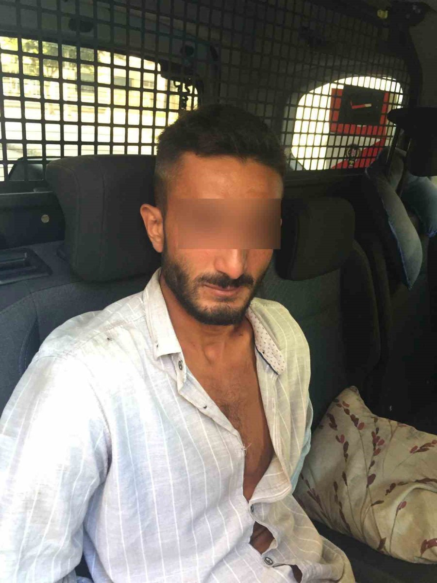 Camı Kırarak Baklavacıya Girdi, Devriye Gezen Ekibe Yakalandı