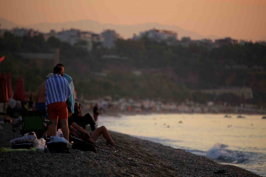 Güneşin Doğuşunu Denize Girerek Karşıladılar