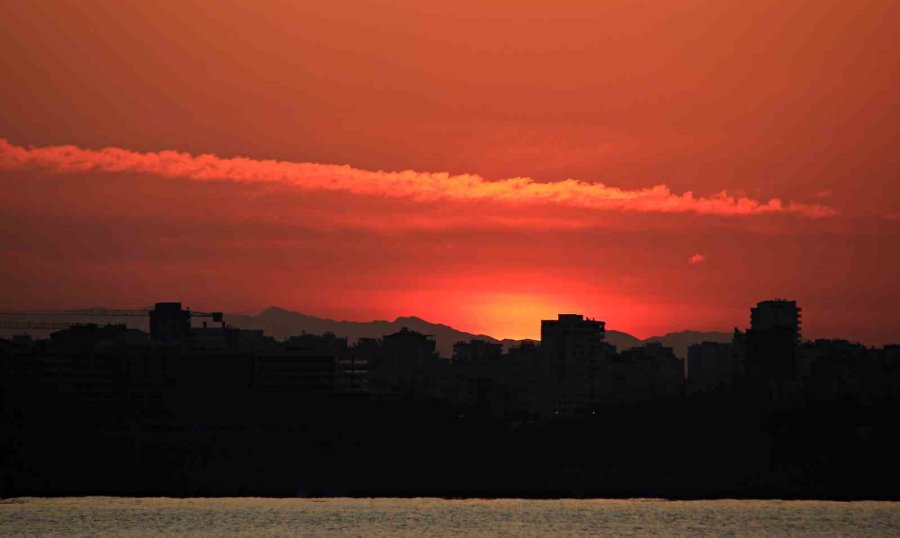 Güneşin Doğuşunu Denize Girerek Karşıladılar