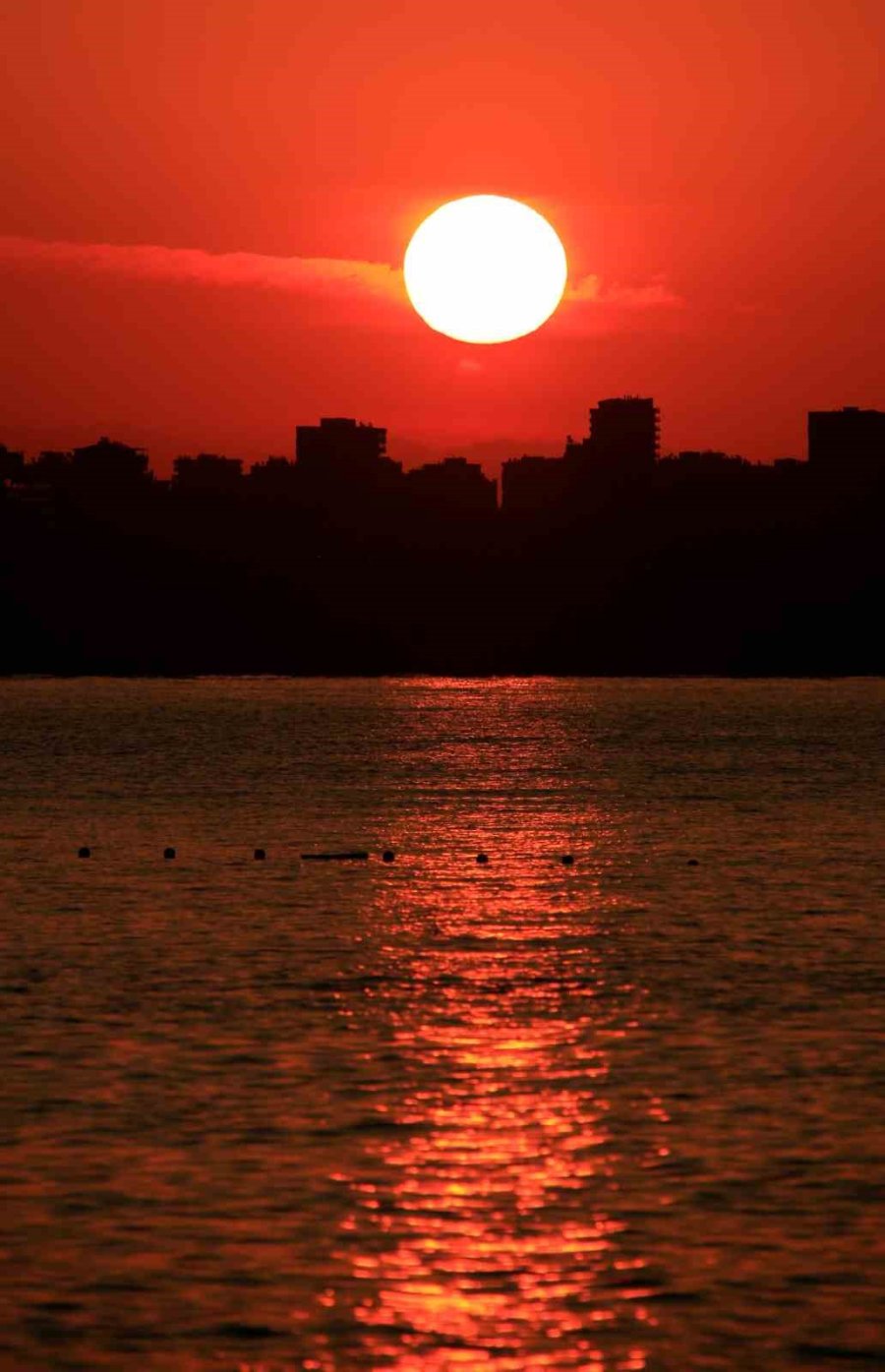 Güneşin Doğuşunu Denize Girerek Karşıladılar